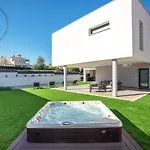 V5 Emma - Luxury 5 Bedroom, Pool And Jacuzzi *