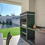 Villa V5 Emma - Luxury 5 Bedroom, Pool And Jacuzzi