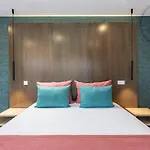 V5 Emma - Luxury 5 Bedroom, Pool And Jacuzzi *