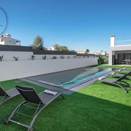 V5 Emma - Luxury 5 Bedroom In With Private Pool And Jacuzzi Alvor