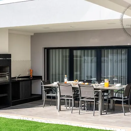 Villa Private Alvor Villa With Pool And Jacuzzi Alvor