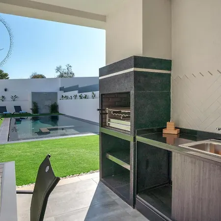 Private Alvor Villa With Pool And Jacuzzi Alvor