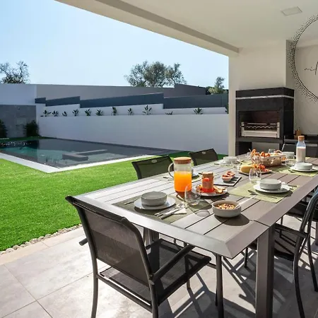 Villa Private Alvor Villa With Pool And Jacuzzi