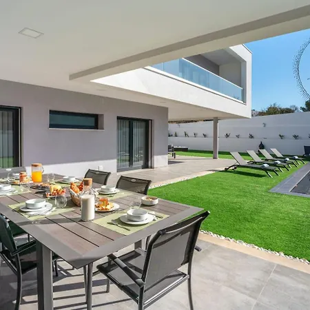 Private Alvor Villa With Pool And Jacuzzi *