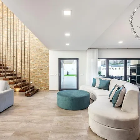 Private Alvor Villa With Pool And Jacuzzi Villa *