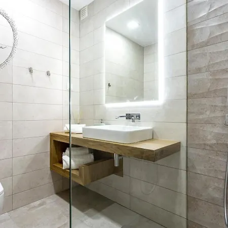 Private Alvor Villa With Pool And Jacuzzi