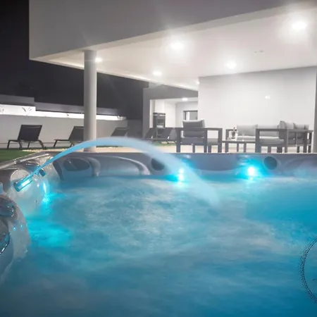 Private Alvor Villa With Pool And Jacuzzi Villa *