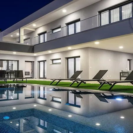 Private Alvor Villa With Pool And Jacuzzi Villa Alvor