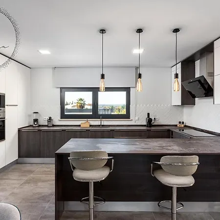 V5 Emma - Luxury 5 Bedroom In With Private Pool And Jacuzzi