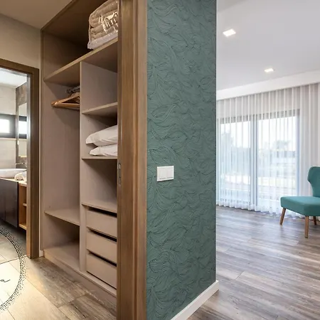 V5 Emma - Luxury 5 Bedroom In With Private Pool And Jacuzzi Вилла Алвор