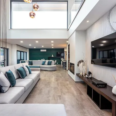 Private With Pool And Jacuzzi Villa