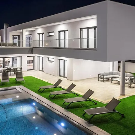 Private With Pool And Jacuzzi Alvor