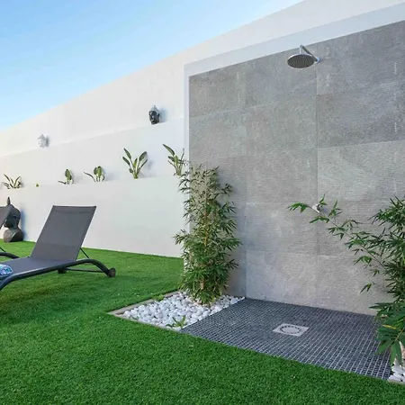 Private With Pool And Jacuzzi