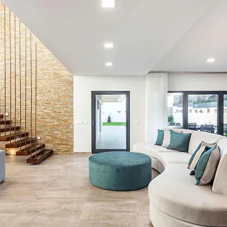 Private With Pool And Jacuzzi Villa