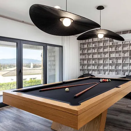 Private With Pool And Jacuzzi Villa *