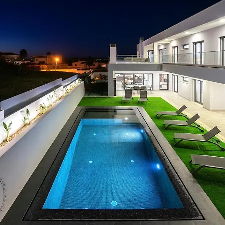 Private Alvor Villa With Pool And Jacuzzi